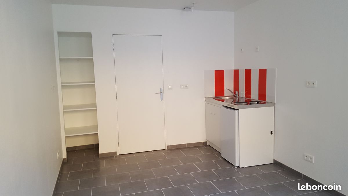 Appartement 1 pièce(s) 19 m²à louer Saint-quentin