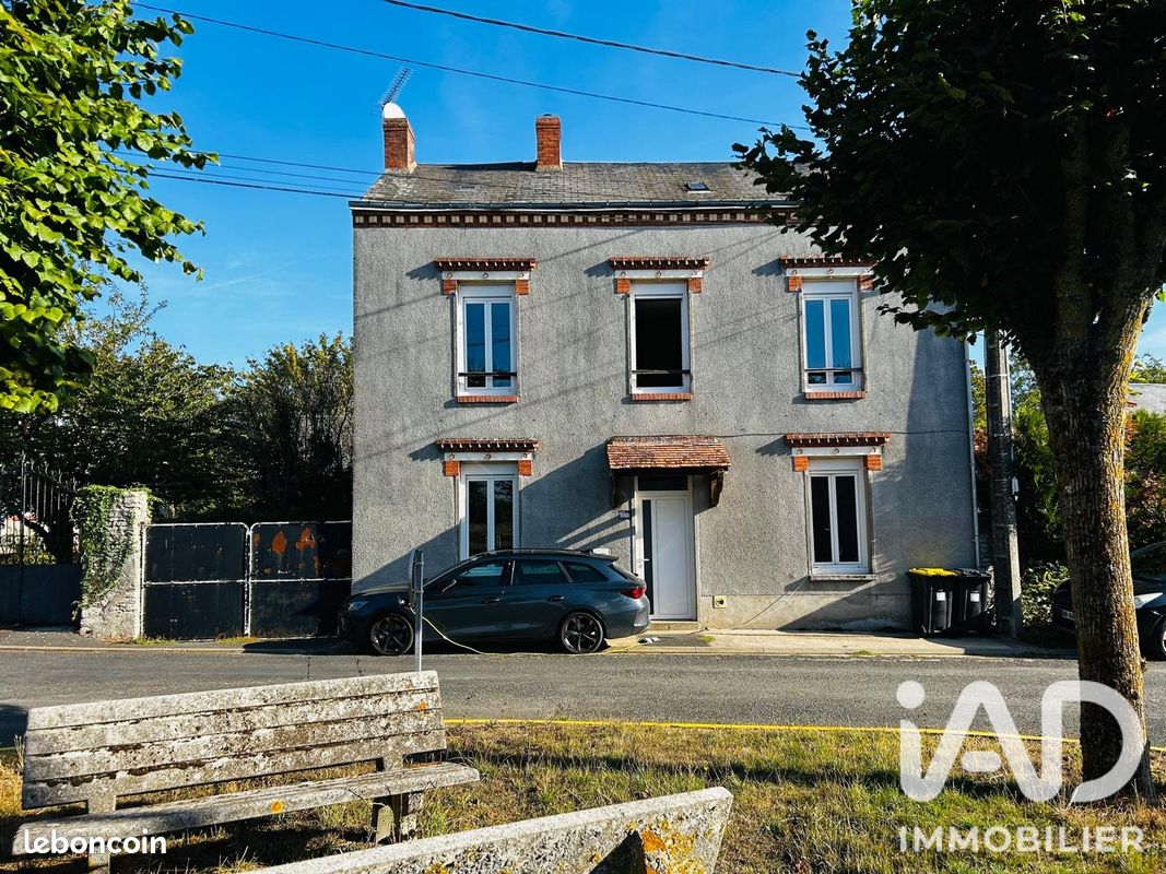 Maison 5 pièces 133 m² · à Bazoches-les-Gallerandes · 133 m² · 169 000 €