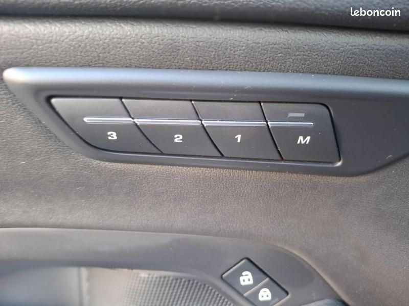 Jaguar E-Pace P300e PHEV R-Dynamic Black BVA AWD (image 12)