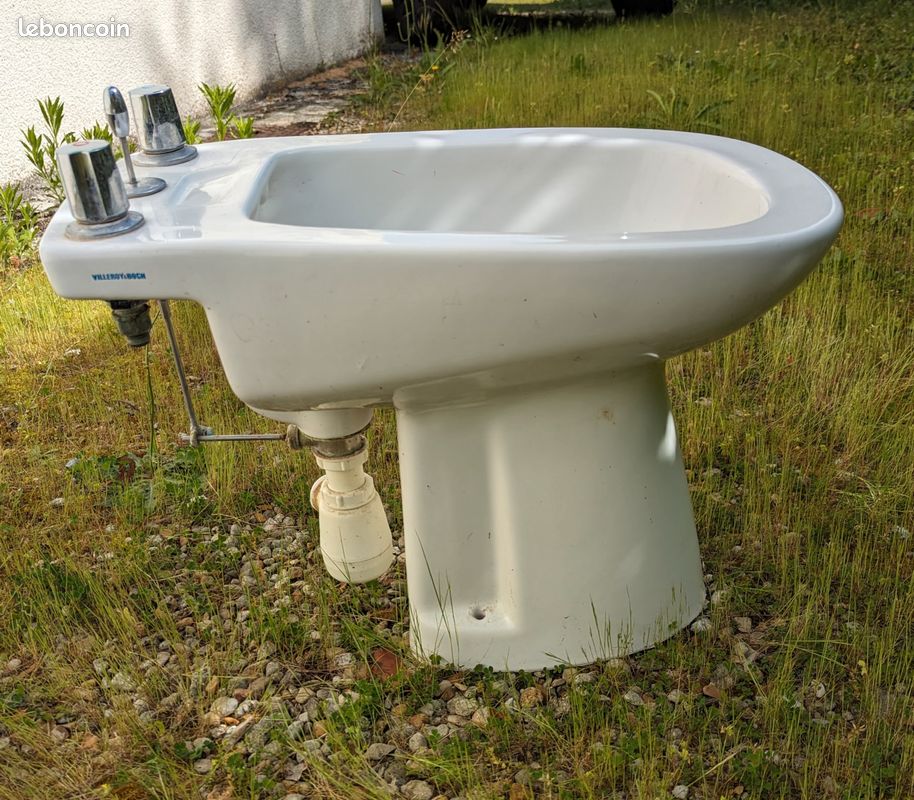 Bidet à poser au sol (image 1)