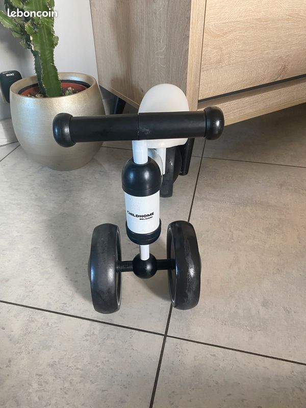 Tricycle (image 2)