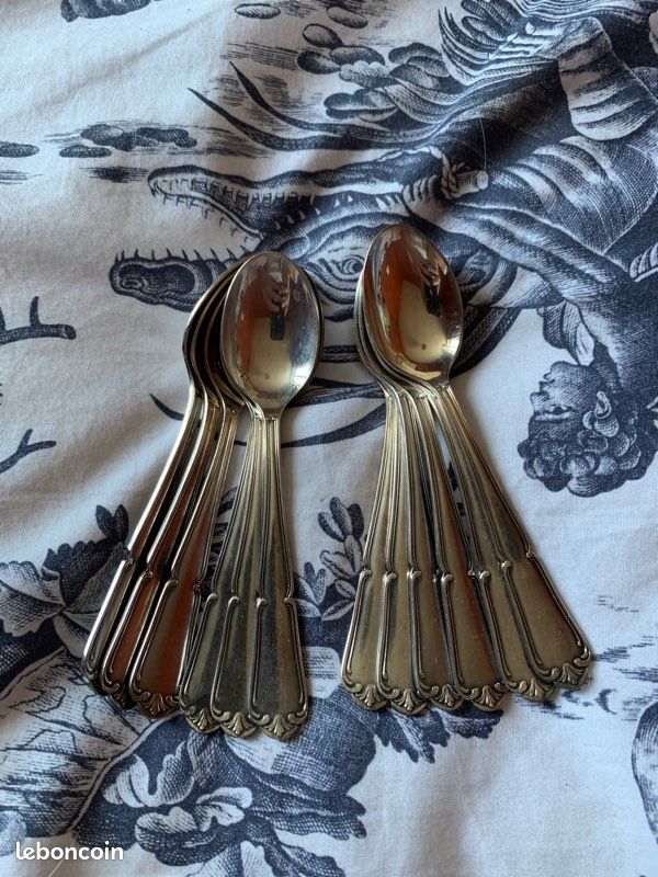 Cuillères à moka en argent massif