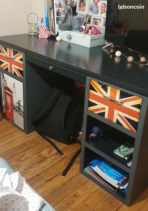 Bureau (image 1)