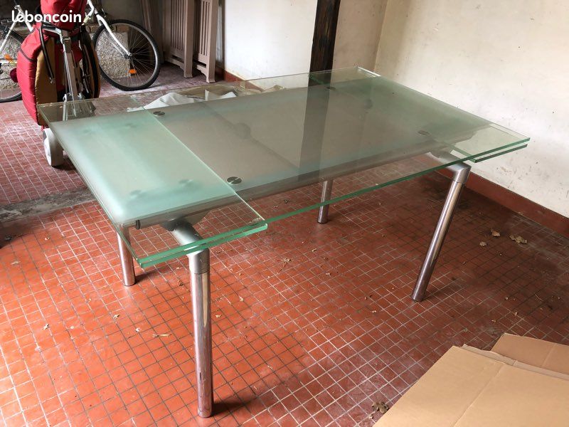 Table (image 1)
