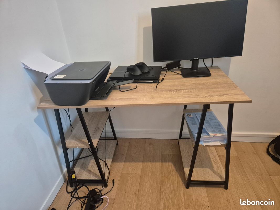 Bureau de style industriel avec étagères de rangement (image 1)