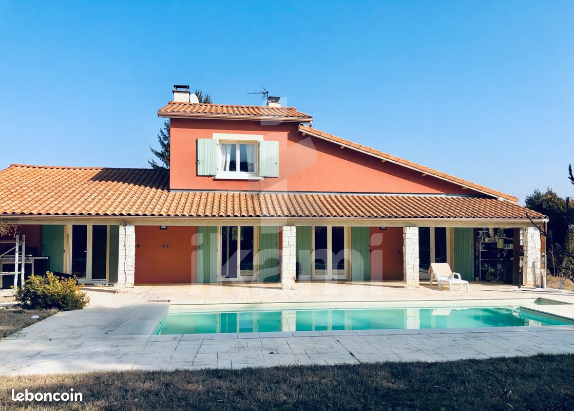 Maison 6 pièces 141 m² · à Saint-Barthélemy-de-Vals · 141 m² · 335 000 €