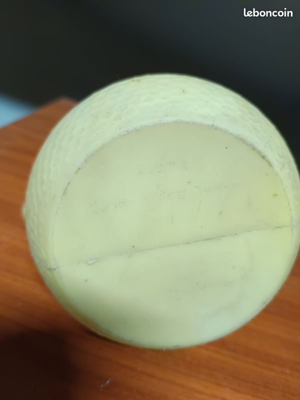 Pichet jaune en plastique vintage (image 7)