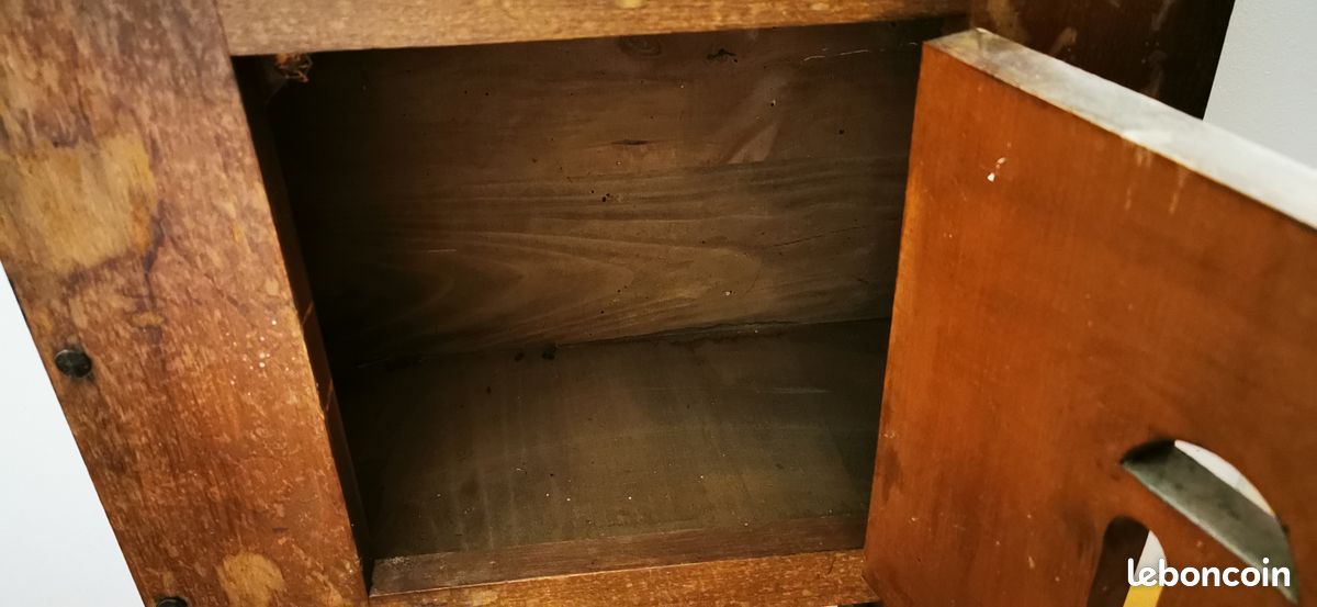 Petit meuble à restaurer (image 3)