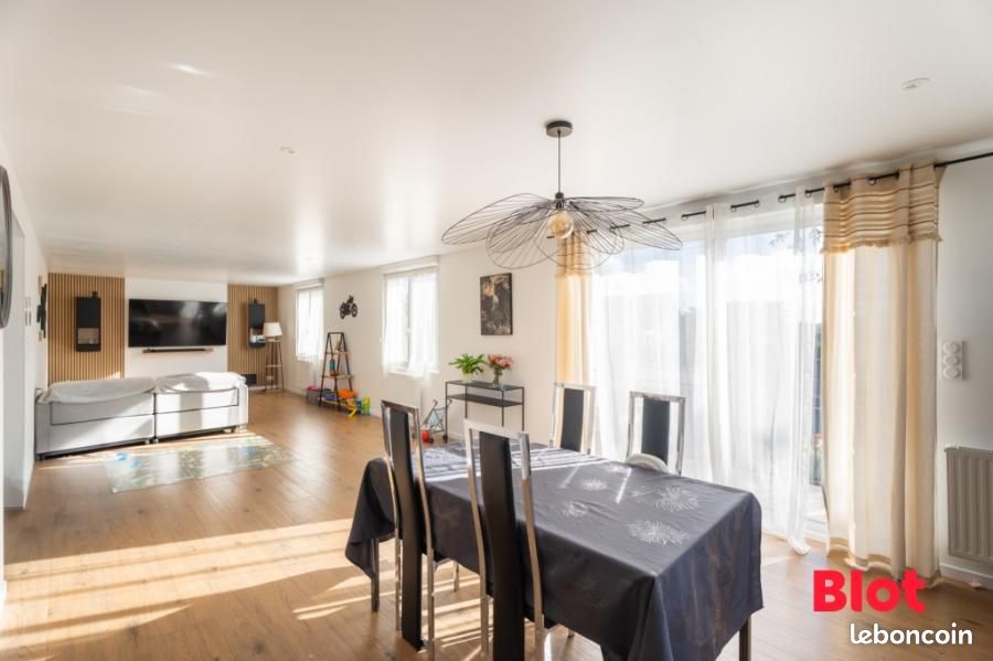 Maison 7 pièces 133 m² · à Locqueltas · 133 m² · 462 000 €