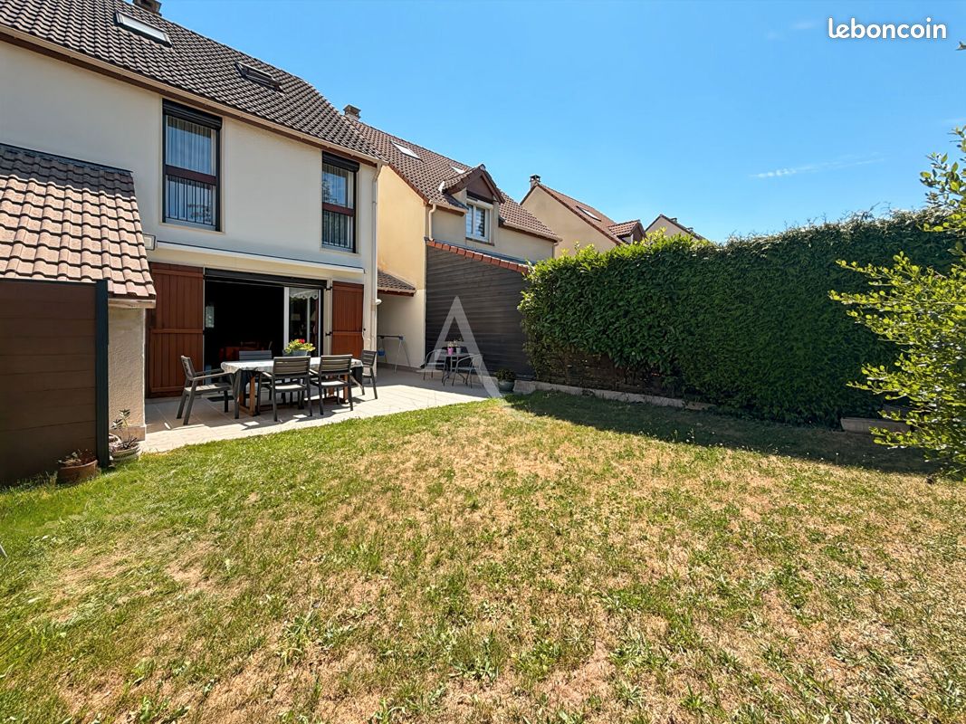 Maison 5 pièces 86 m² · à Jouy-le-Moutier · 86 m² · 295 000 €