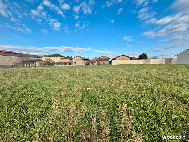 Terrain 741 m² MANZIAT