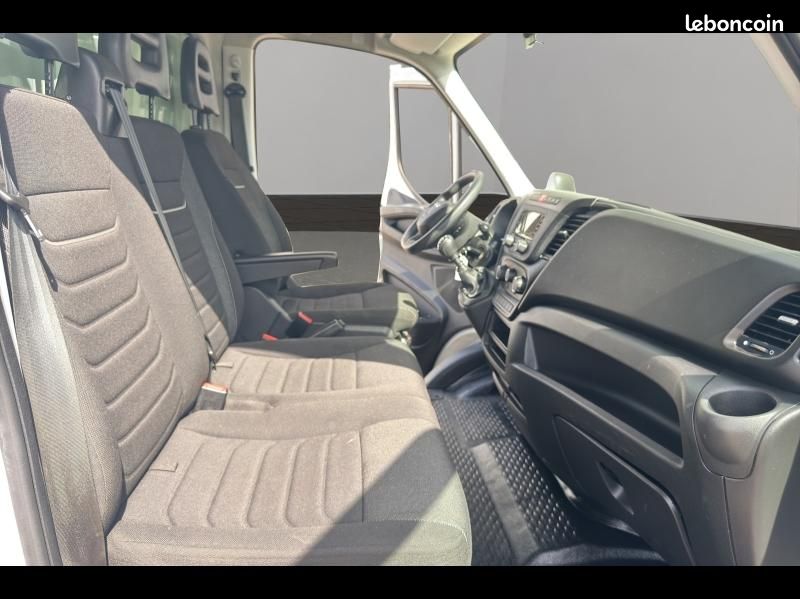 Iveco Daily CCb 35C16 / 3.0 160CH / CAISSE PLSC + HAYON / 2023 (image 13)
