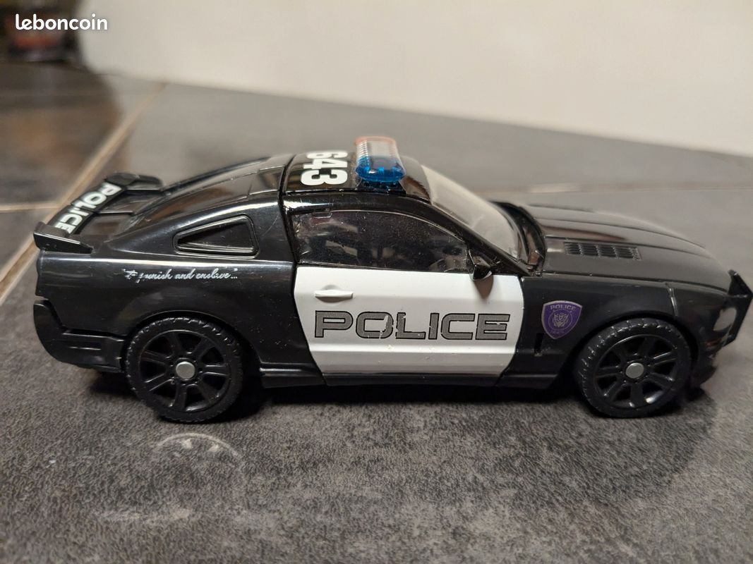 Transformers 2007 Transformers Voiture De Police Vide Maison
