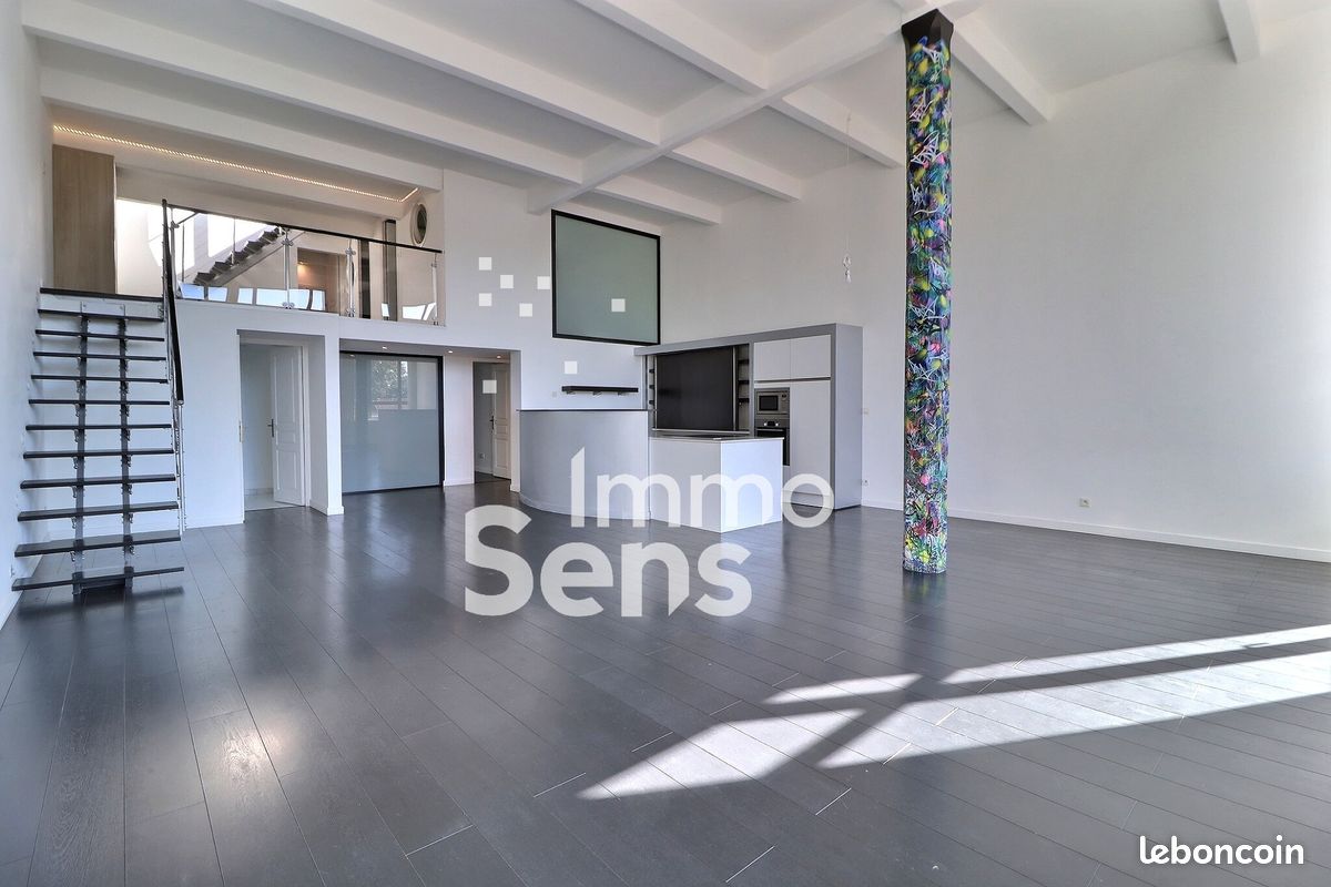 Appartement 3 pièces 137 m² · à Roubaix · 137 m² · 298 000 €