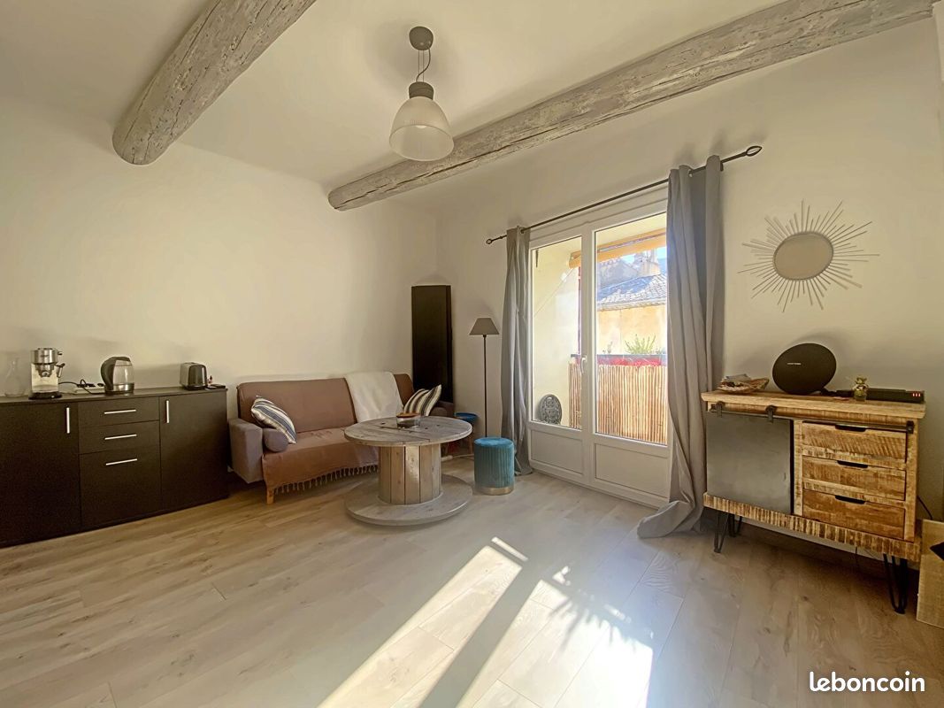 Maison 3 pièces 52 m² · à Alleins · 52 m² · 890 €