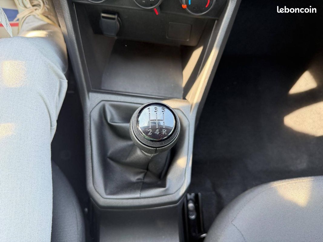 DACIA Sandero SCe 65 Essential (image 22)