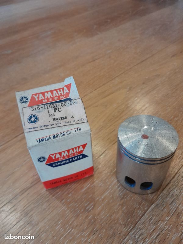 Piston NOS Yamaha AT2 réf 316-11631-00 98 (image 1)