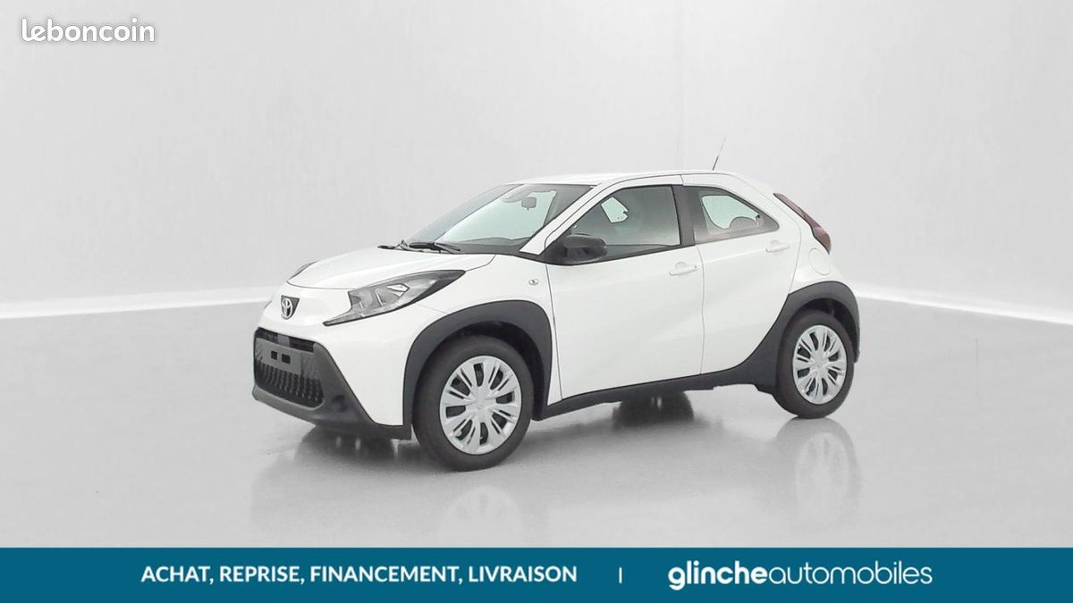 Toyota aygo x 1.0 VVT-i 72ch Dynamic (image 24)