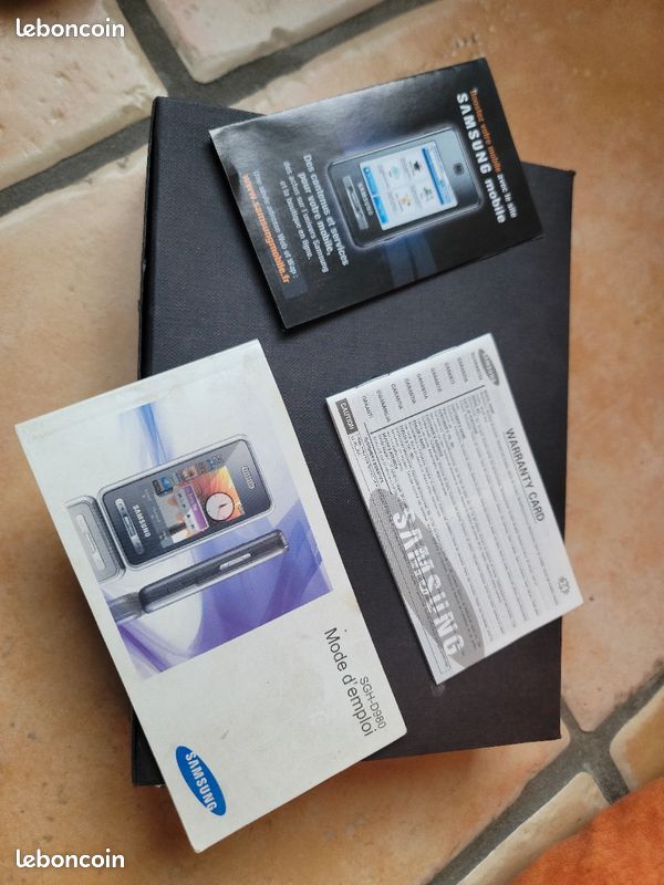 Téléphone portable tactile Samsung SGH-D980 "vintage" (image 3)