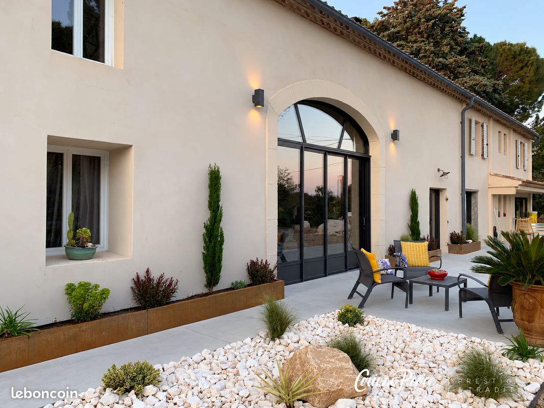 Maison 9 pièces 296 m² · à Manduel · 296 m² · 710 000 €