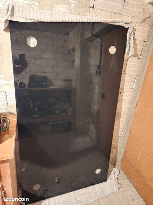 Table en verre (image 1)