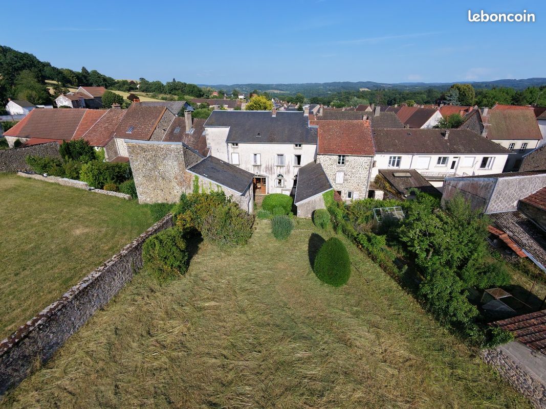 Maison 8 pièces 170 m² · à Bellegarde-en-Marche · 170 m² · 99 000 €