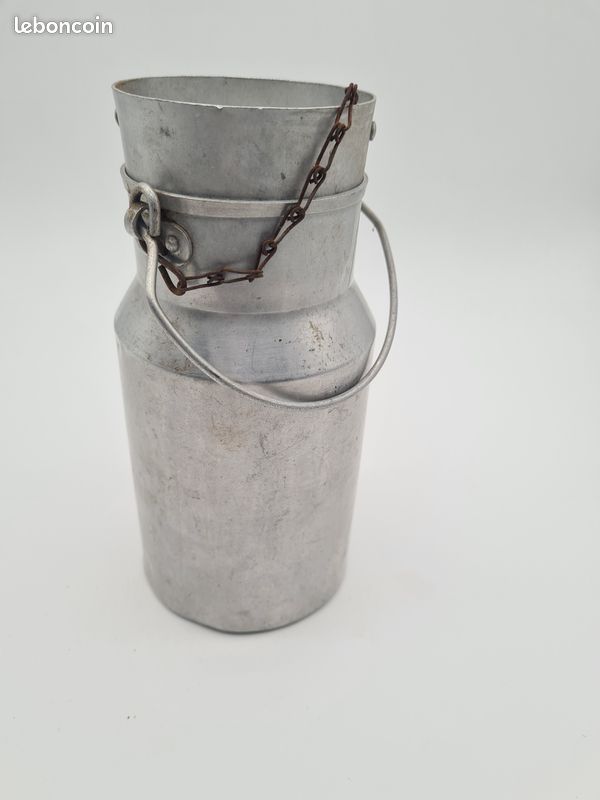 Ancien Pot à Lait Vintage en Aluminium - Bidon 1l. Avec chainette - A77 (image 5)