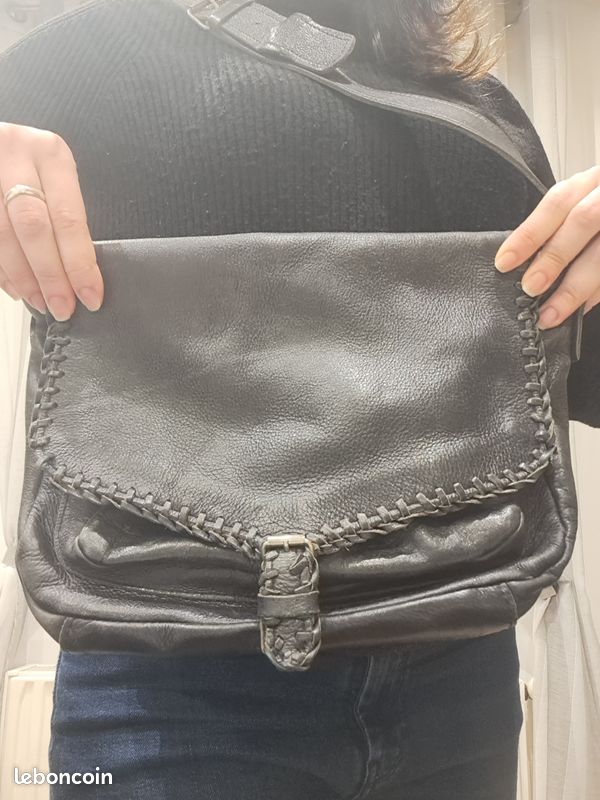 Petit sac à main femme – Noir – Similicuir – Bon état (image 2)