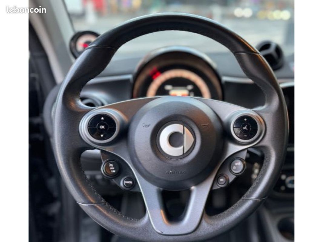 SMART FORTWO COUPE 1.0 71 ch SS BA6 Prime caméra de recul toit panoramique sièges chauffant apple carplay (image 10)