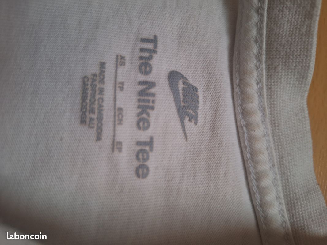 T-shirt nike blanc taille XS (image 3)