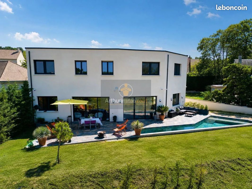Maison 8 pièces 410 m² · à Orgeval · 410 m² · 1 872 000 €
