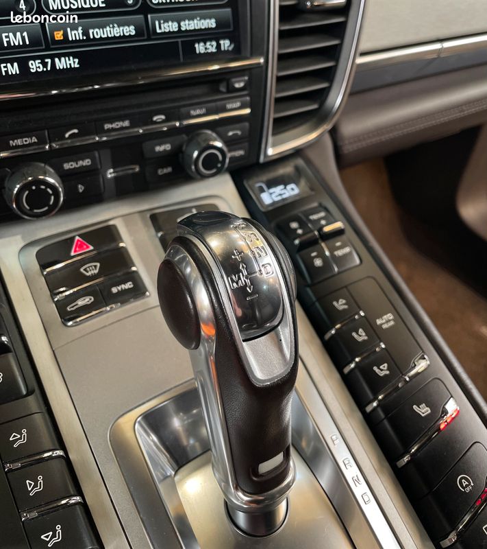 Porsche Panamera Turbo S V8 4.8 570 PDK 7 ARGENT GT METALLISEE (48 CV) 2014 (image 9)