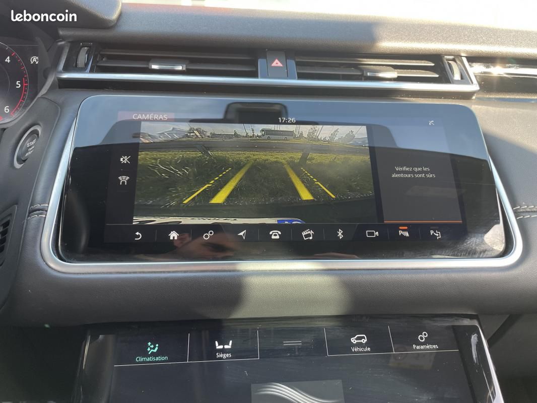 Land Rover Range Rover Velar 3.0 D275 HSE R-DYNAMIC (image 15)
