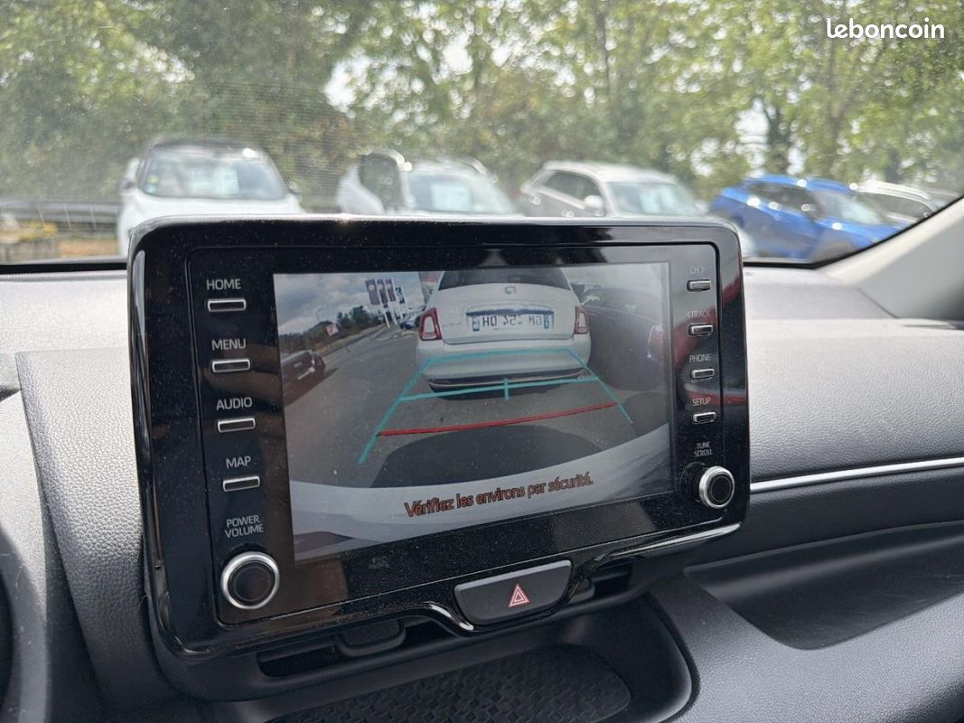Toyota Yaris 116h Design 5p MY22 (image 14)