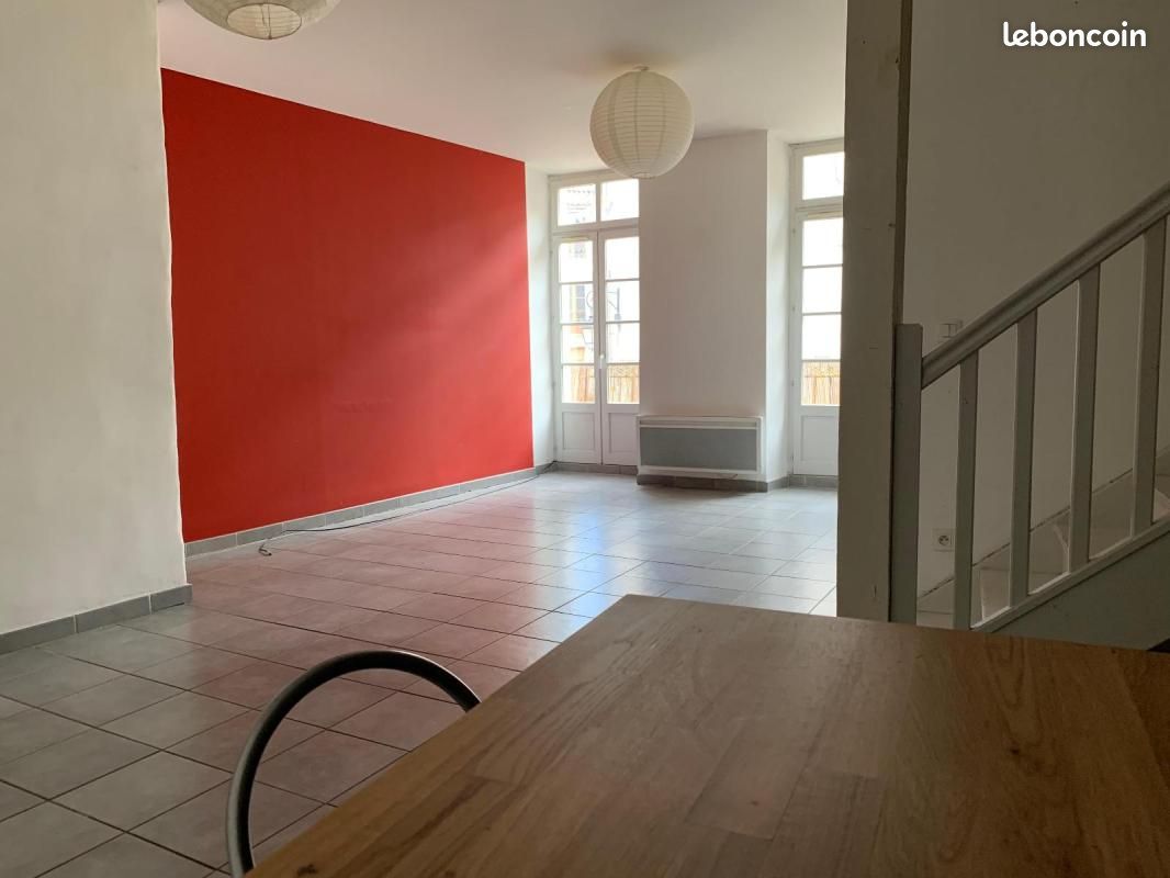 Appartement 3 pièces 77 m² · aux Vans · 77 m² · 596 €/mois