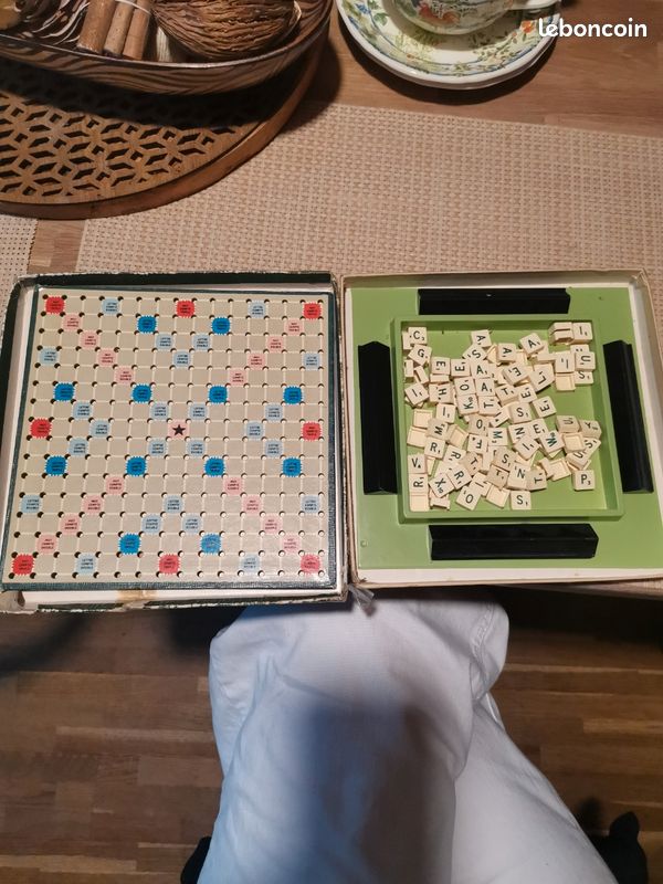 Scrabble édition Vintage – Boîte Et Notice Complètes, Plateau En Bois, Lettres En Carrelage, Hasbro