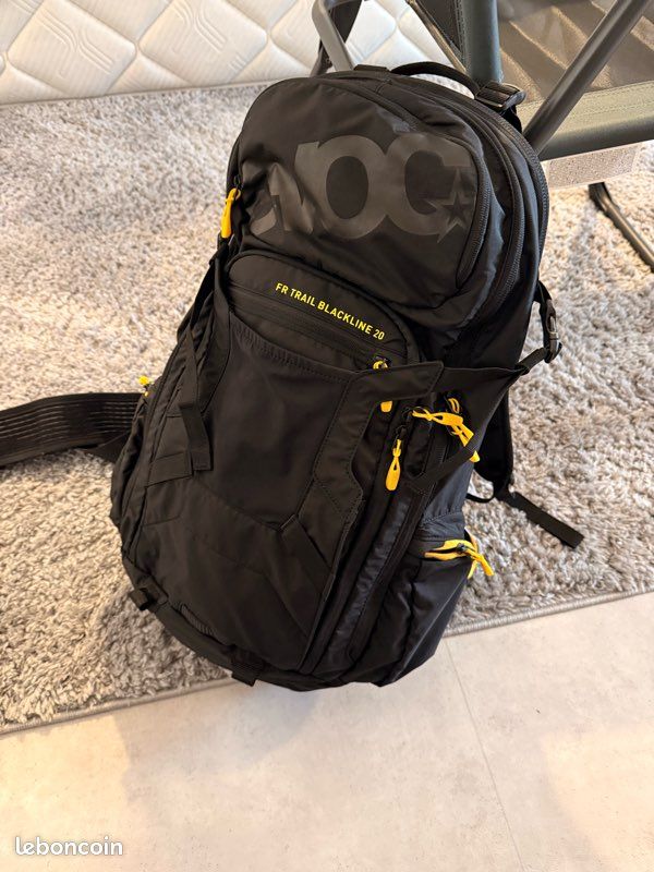 Sac à dos avec dorsale evoc protector fr trail blackline 20 l noir