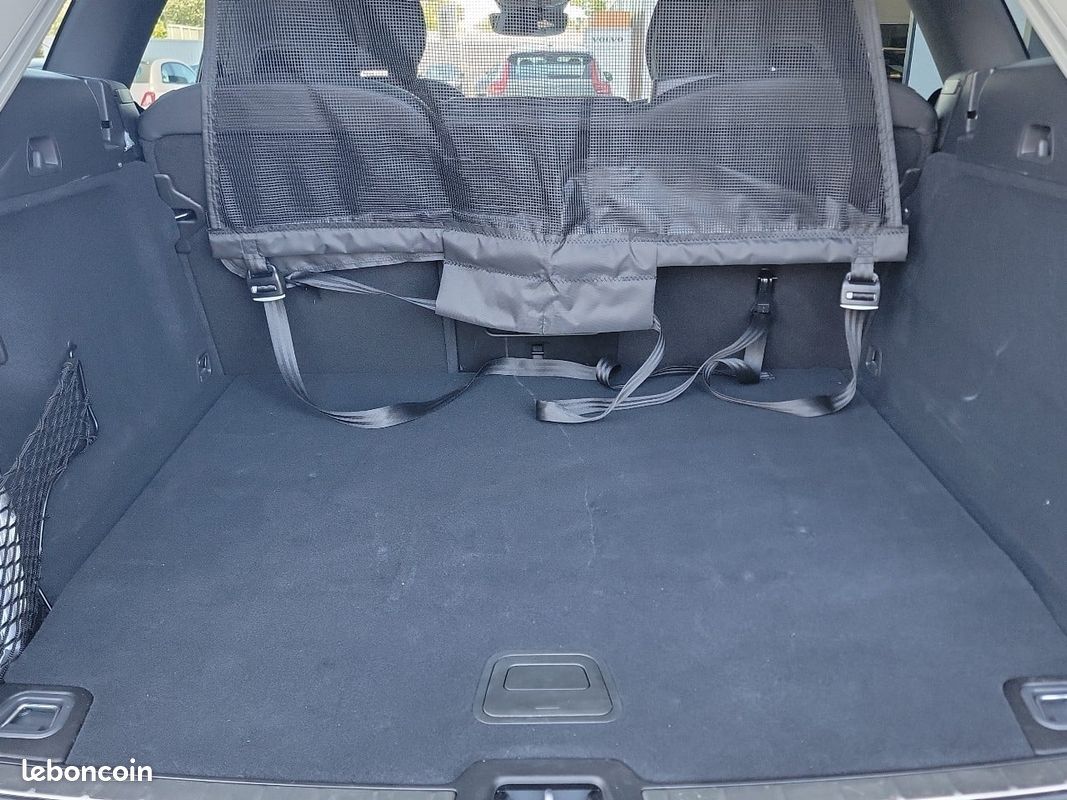 VOLVO XC60 T6 AWD Hybride rechargeable 253 ch+145 ch Geartronic 8 Ultra Style Dark (image 8)