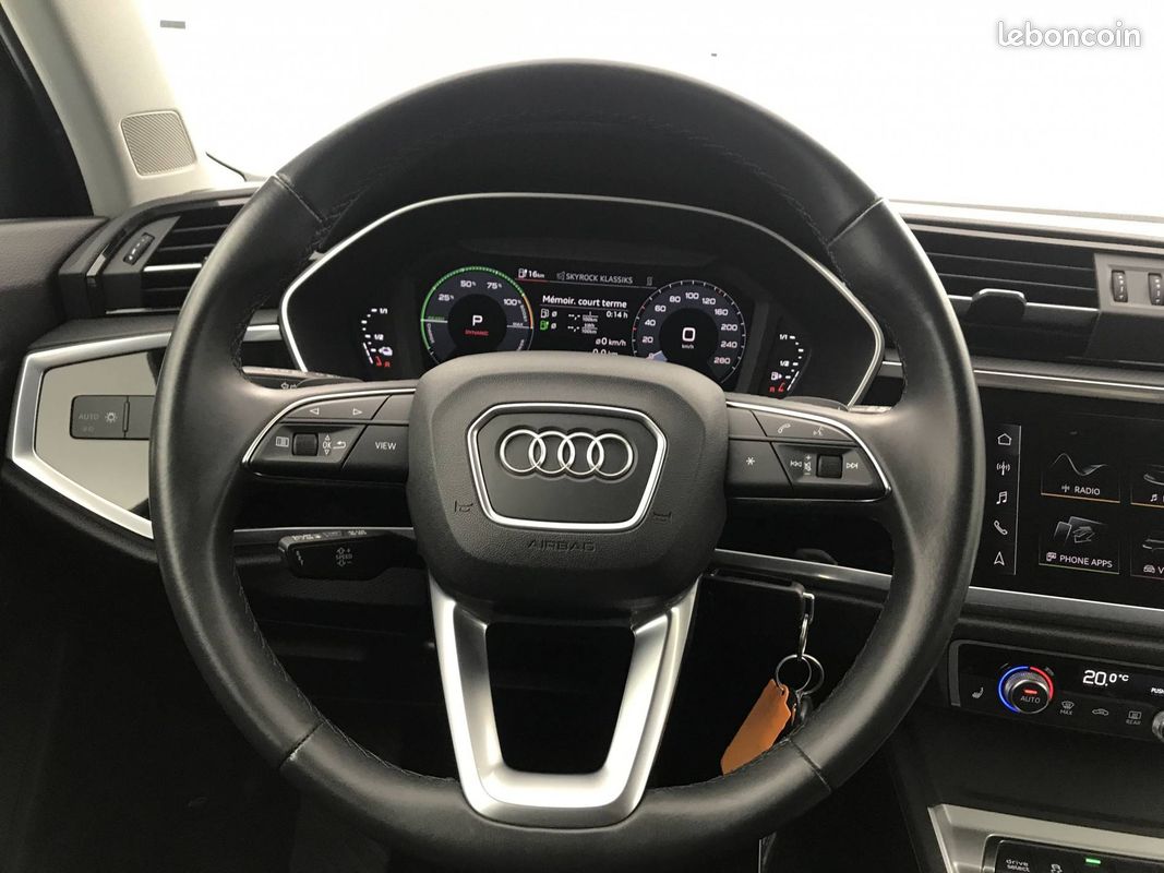 AUDI Q3 45 TFSIe 245 ch S tronic 6 Design (image 28)