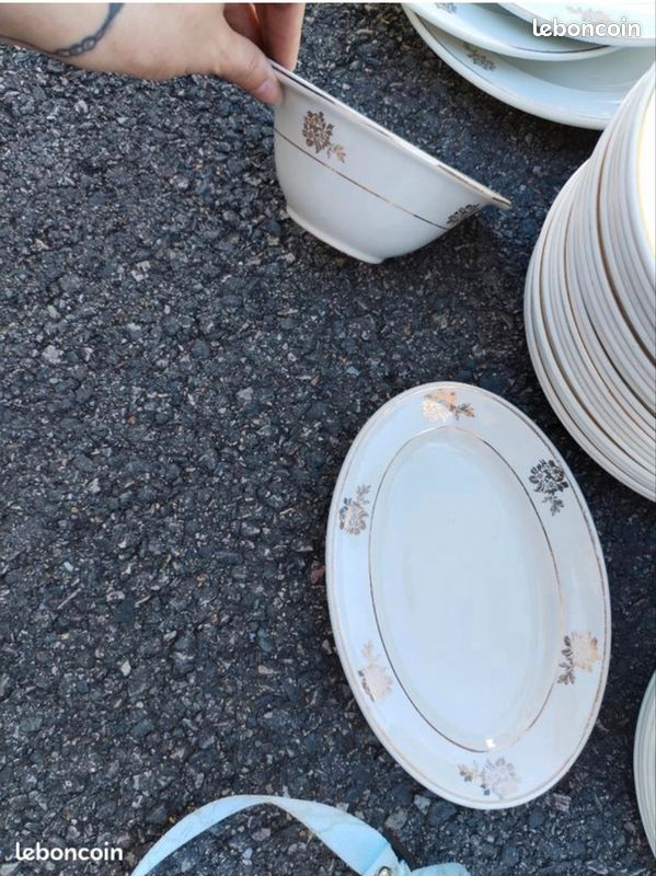 Vieux service de table vintage + de 65 pièces (image 9)