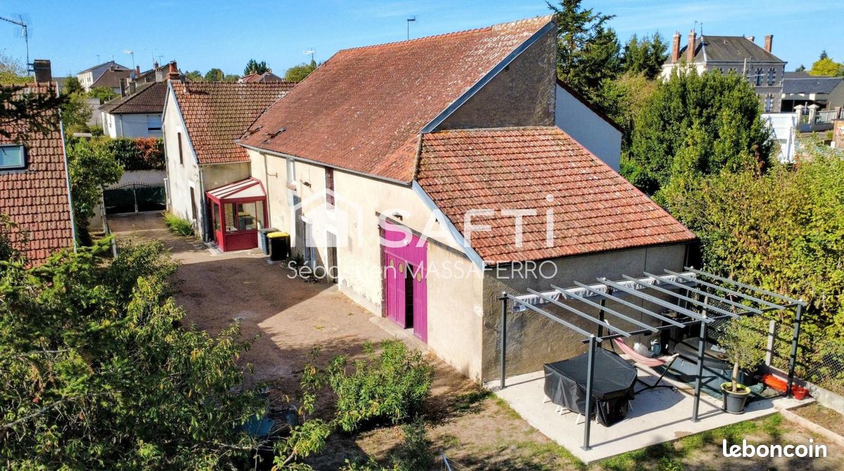 Maison 8 pièces 167 m² · à Beaulieu-sur-Loire · 167 m² · 145 000 €