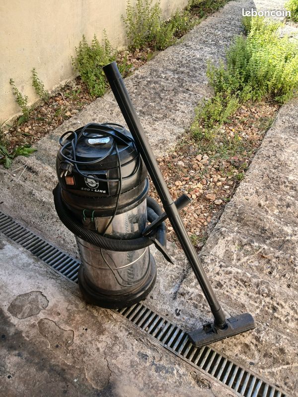 Aspirateur eau et poussiere (image 1)