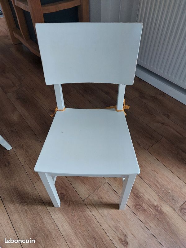 Table salle à manger + 4 chaises ikea (image 3)