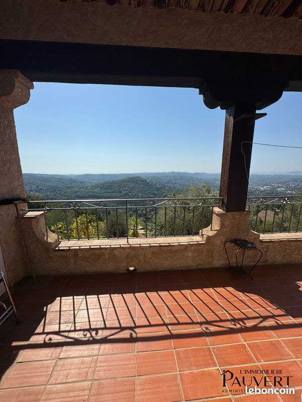 Appartement 4 pièces 104 m² · à Grasse · 104 m² · 1 437 €/mois