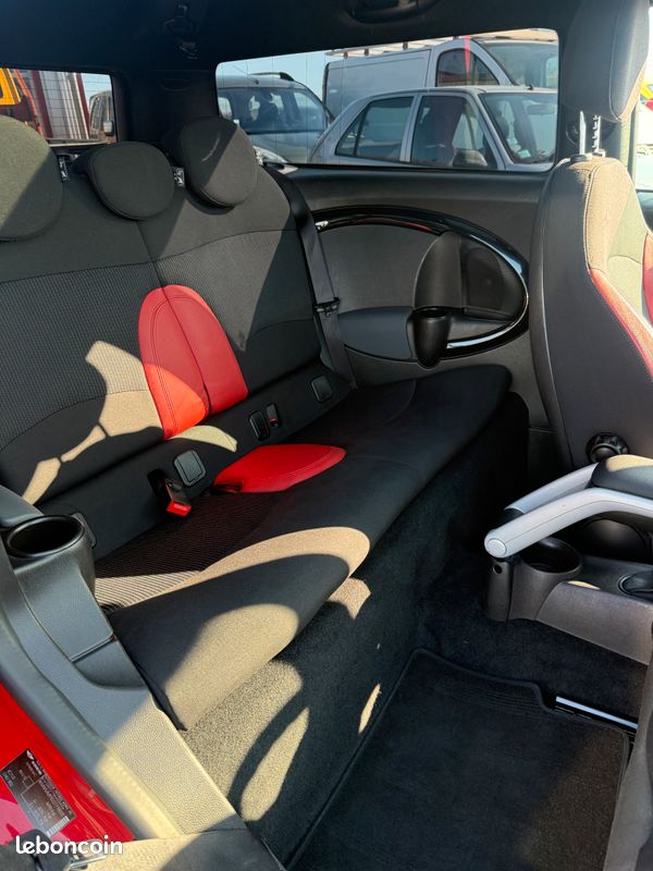 Mini cooper clubmann 1.6 211 john cooper works (image 4)