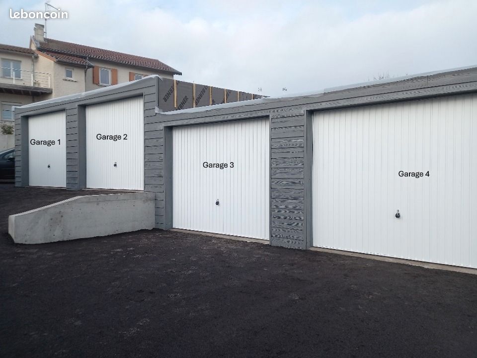 Garage a louer · à Lantriac · 60 €