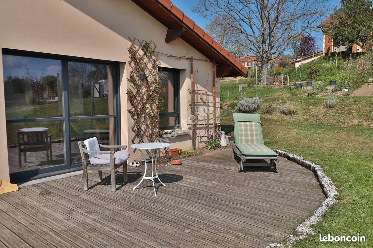 Maison 8 pièces 168 m² · à Montrottier · 168 m² · 379 900 €