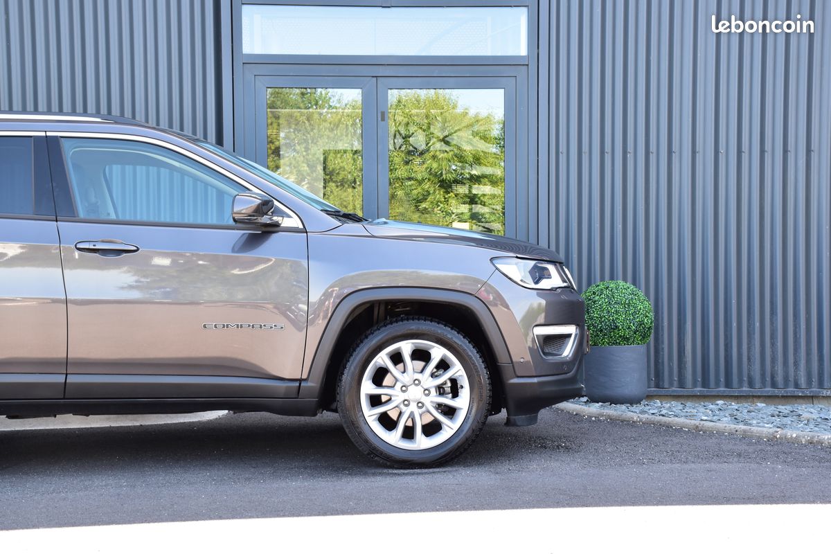 Jeep Compass Limited BVA • 15990 km • 1ère Main • Pack hiver • Camera (image 7)