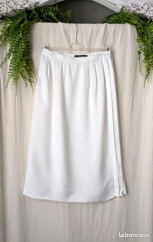 Jupe droite mi longue blanche fendue 