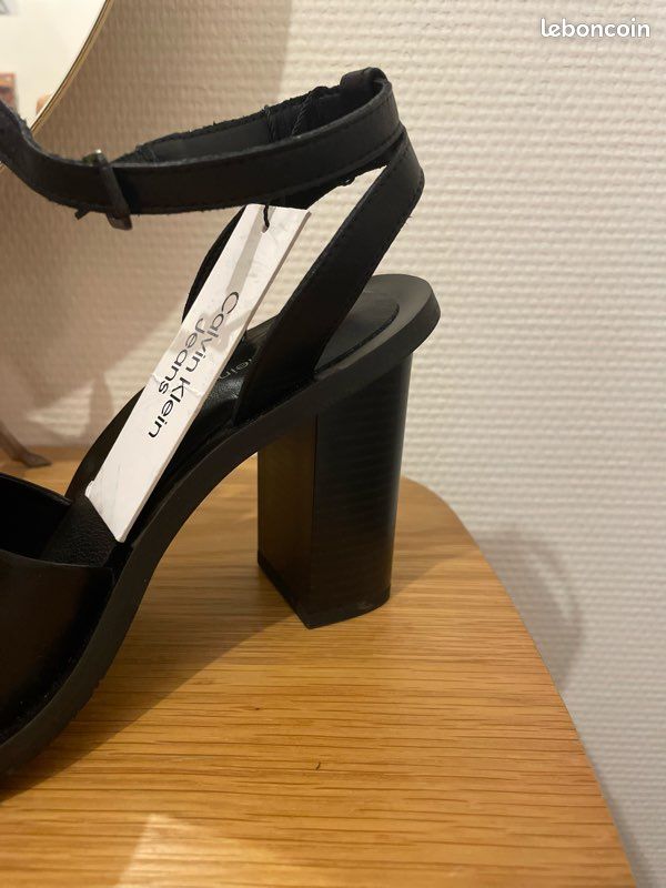 Sandale femme à talon Chaussures